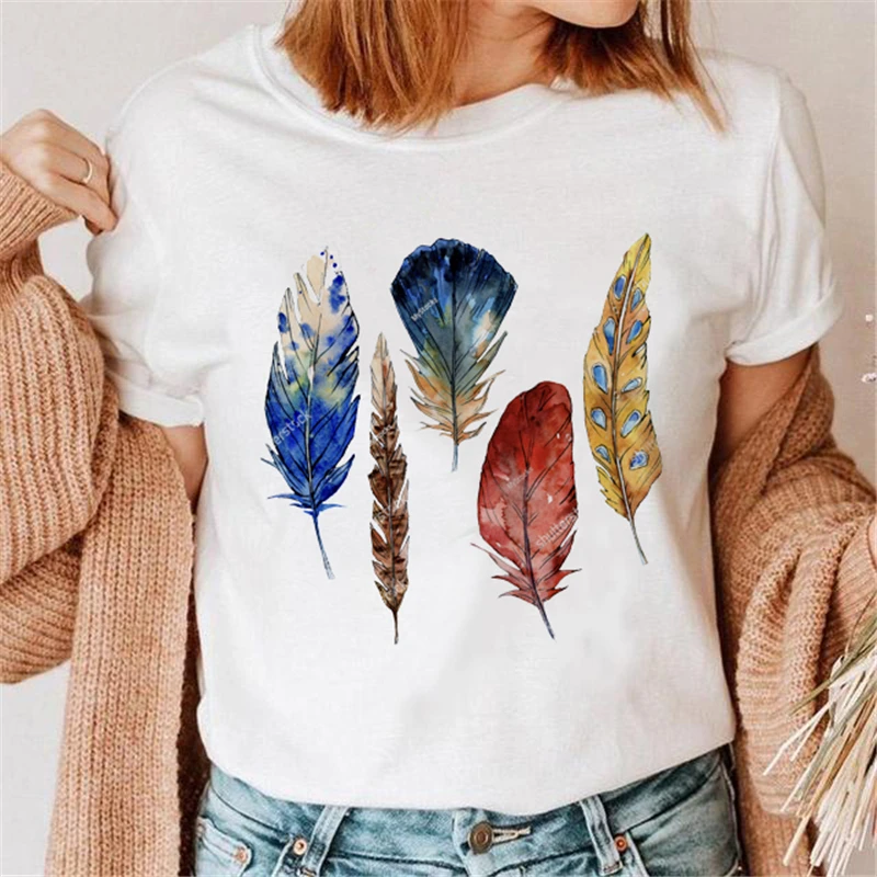 

Простая Новая женская футболка с принтом перьев, белая женская футболка, модная футболка с коротким рукавом, Повседневная Милая футболка в ...