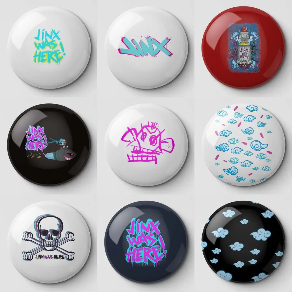 

Jinx был здесь, мягкая булавка для пуговиц Arcane, индивидуальная Женская модная булавка для лацкана, ювелирное украшение для одежды из мультфил...