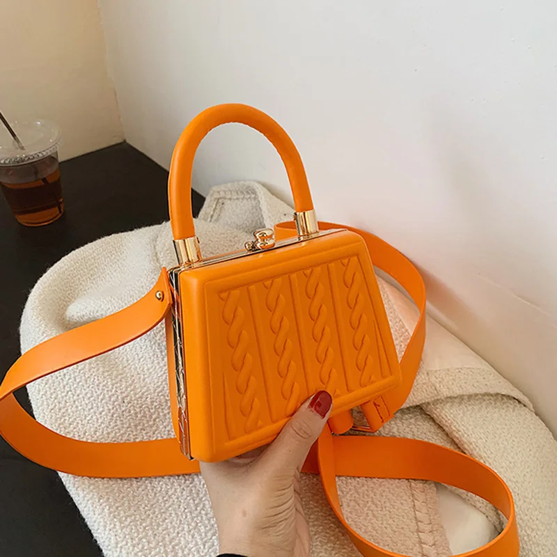 

Women Crossbody Bags 2021 Clip Shell Handbags Female Shoulder Bags Lady Designer Mini Leather Handbags and Purses Evening Clutch