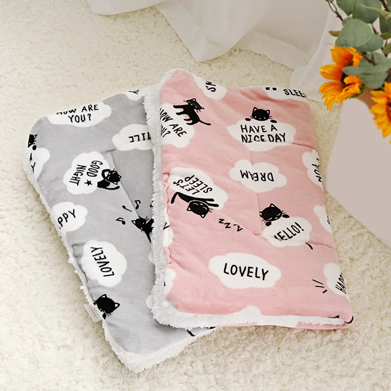 

Pet Dog Blanket Cat Sofa Fleece Cushion Home Portable Warm Thickened Carpet Mat Lovely Bed Mattress Puppy Accessories