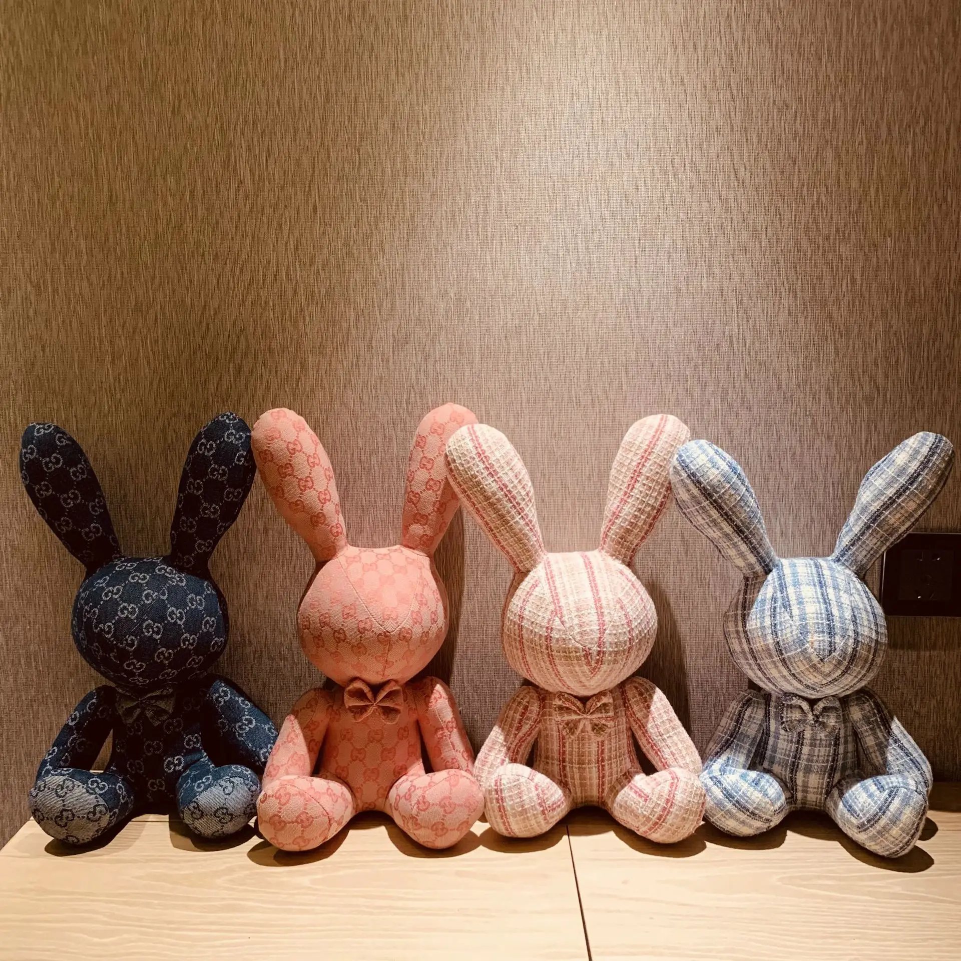 

38cm Letter G Pattern Cute Stuffed Rabbit Plush Toys Luxury Designer Bunny Kid Doll Tide Brand Creative Valentine's Day Gifts