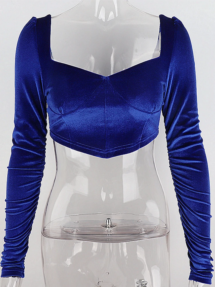 Кроп-топ женский бархатный с длинным рукавом и глубоким V-образным вырезом