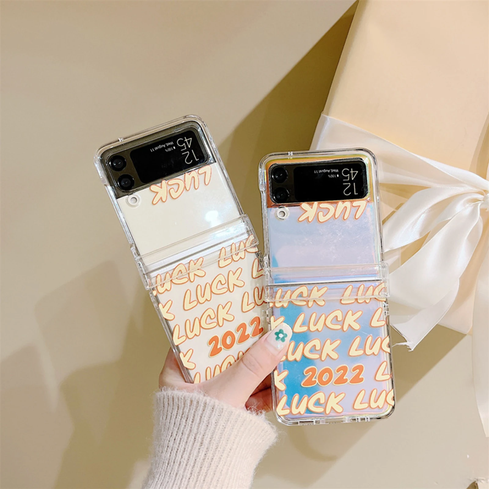 Милый чехол с надписью на удачу и лазерным рисунком для Samsung Galaxy Z Flip 3 |