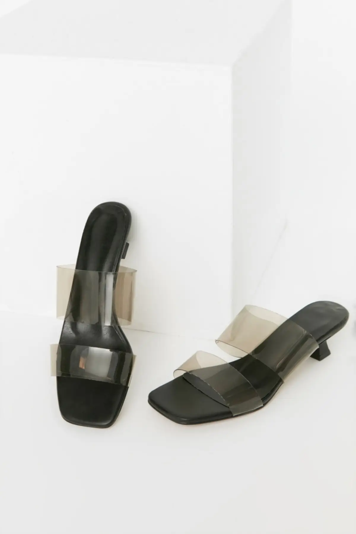 

Women's Fashion Comfort Slippers Sandals Transparent Banded