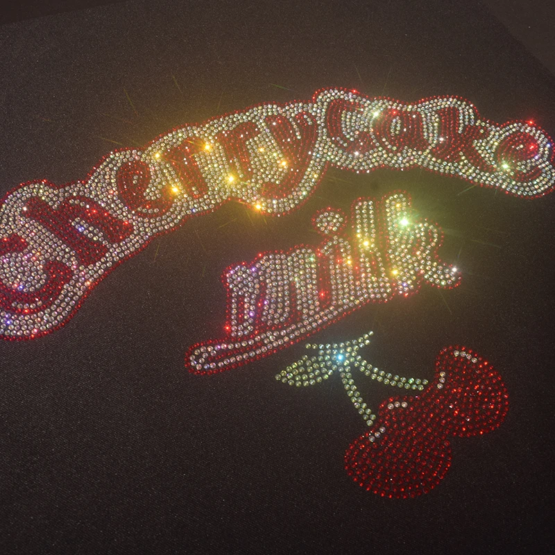 Высококачественные узоры сверления утюгом на футболке джинсовые аксессуары для