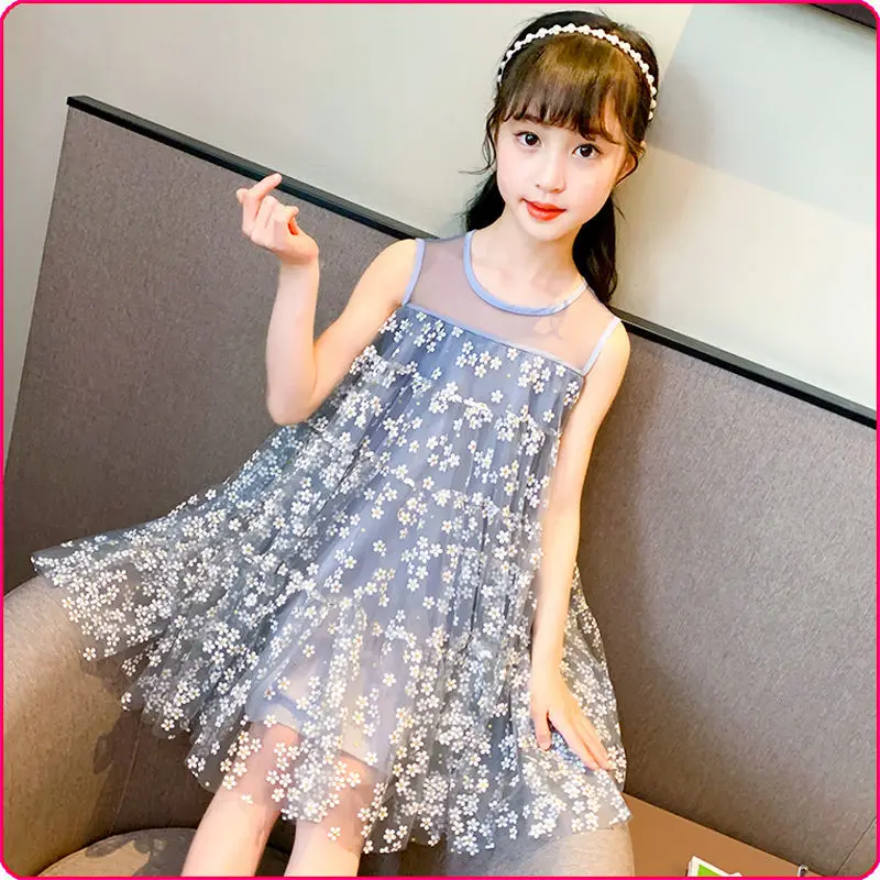 

Детское летнее платье с цветочным принтом, без рукавов