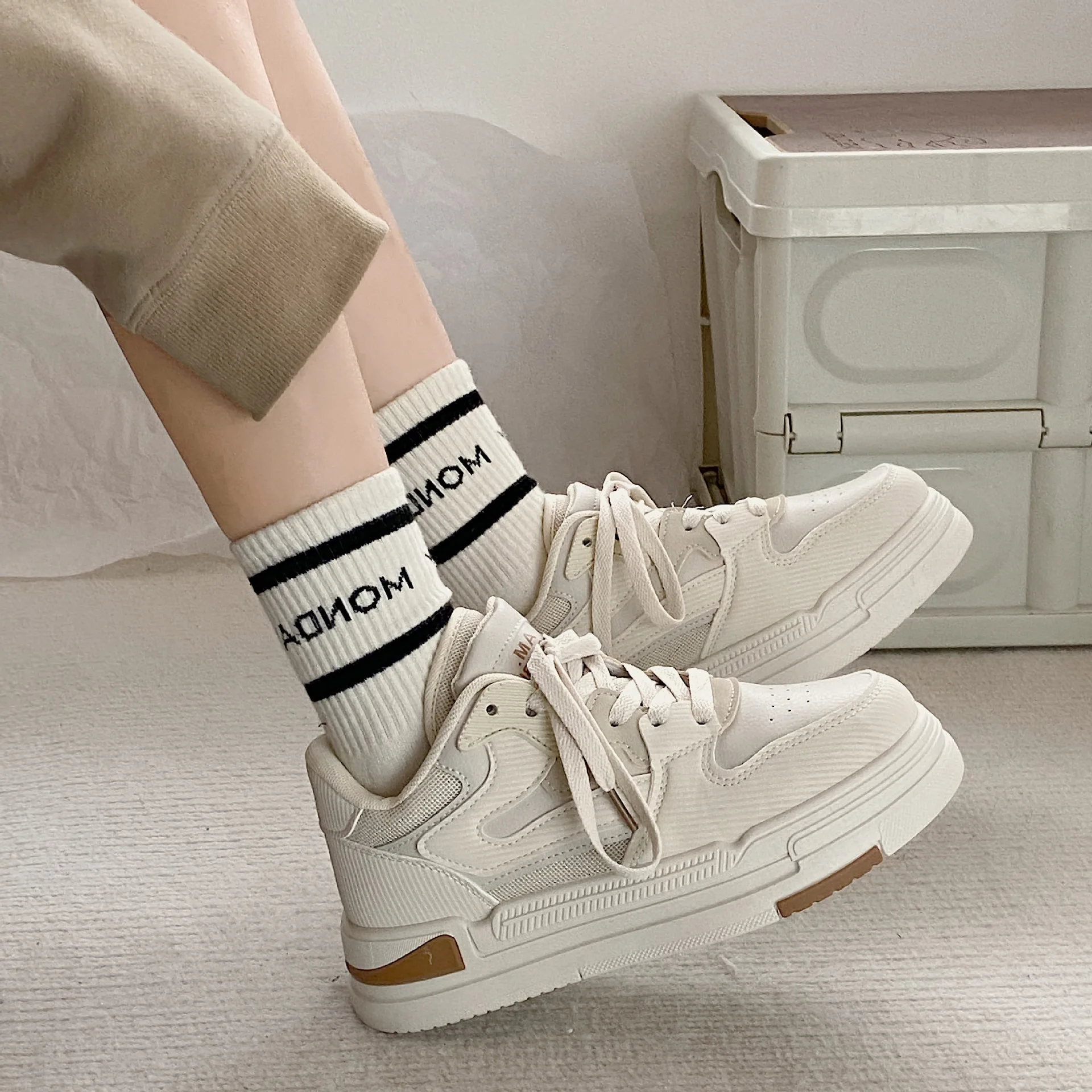 

White Shoes for Women In Autumn and Winter, Versatile High Rise Shoes, 2022 New Student Light Sports Shoes women shoes