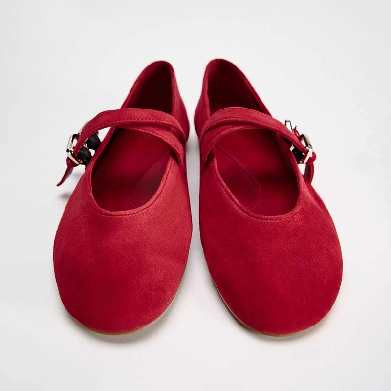 Женские бархатные босоножки на плоской подошве с круглым носком и металлической