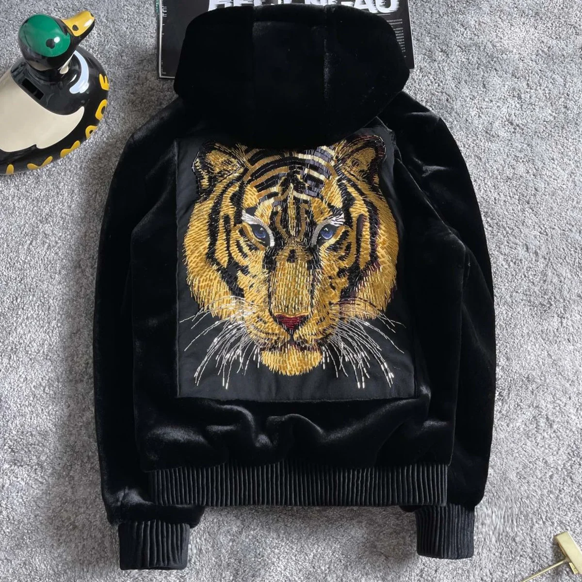 

Mens Luxury Jackets Coat Fashion Handmade Bead Tiger Head Abrigo Largo Hombre Punk Slim Jacket Vintage Jacket Men Jaqueta Bomber