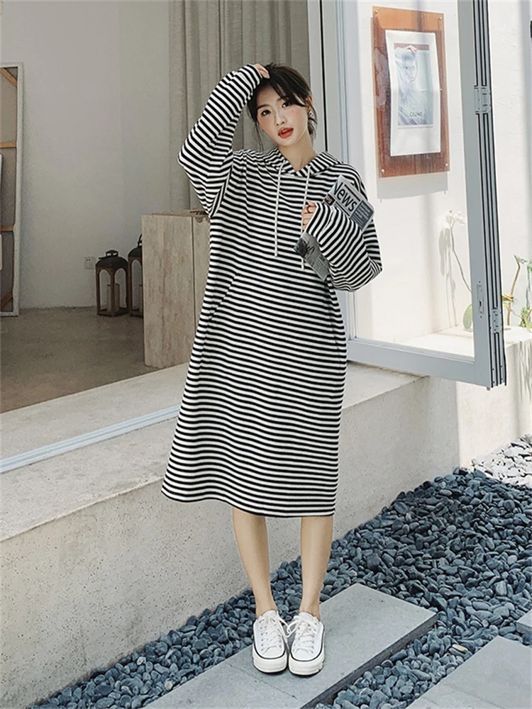 

Женское платье-свитшот в полоску, с длинным рукавом