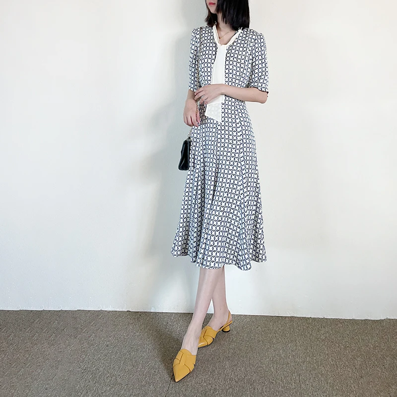 

Navy Blue Plaid Print Bow Collar Short Sleeves Midi Dress UK8-UK14