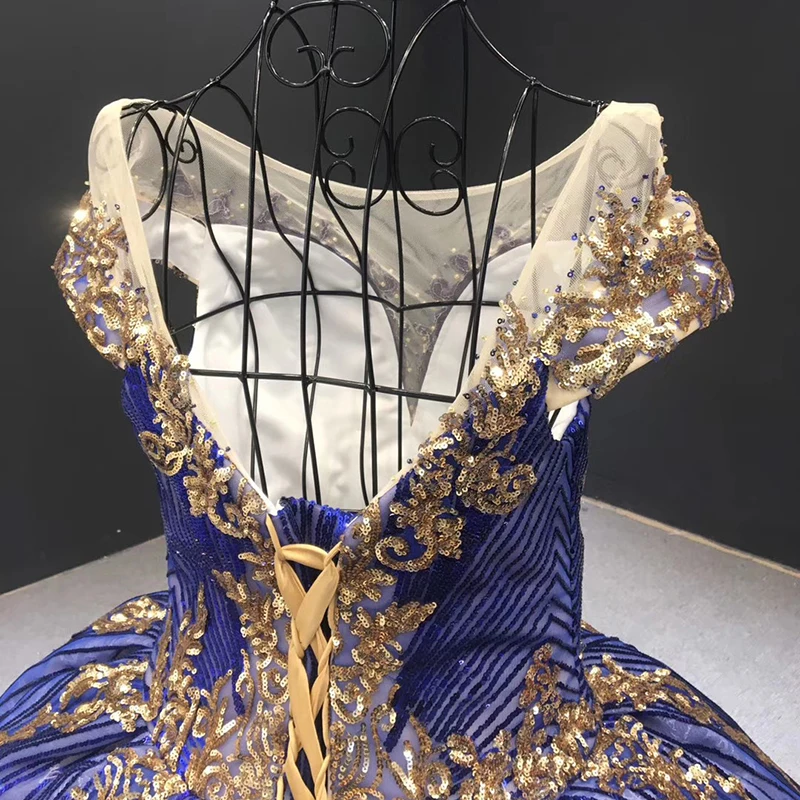 Рисунок 6 - RSM66754 пальто, украшенное бисером,