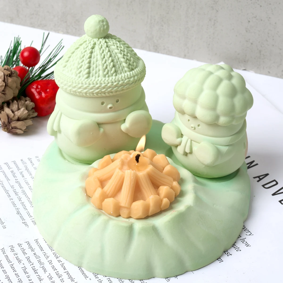 Силиконовая форма в виде снеговика подсвечника для творчества