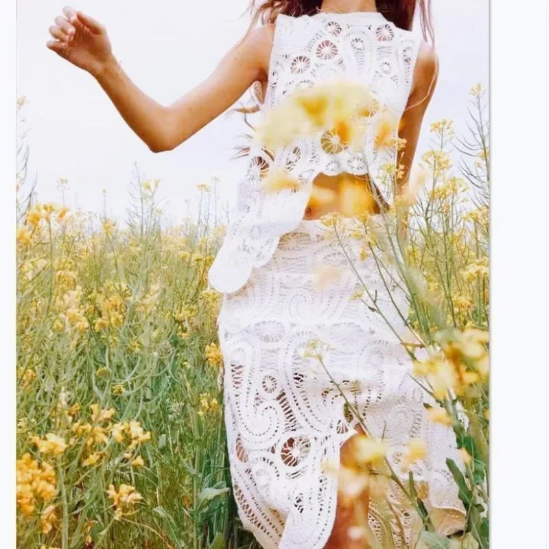 Женский костюм из 2 предметов с кружевными длинными расклешенными рукавами и