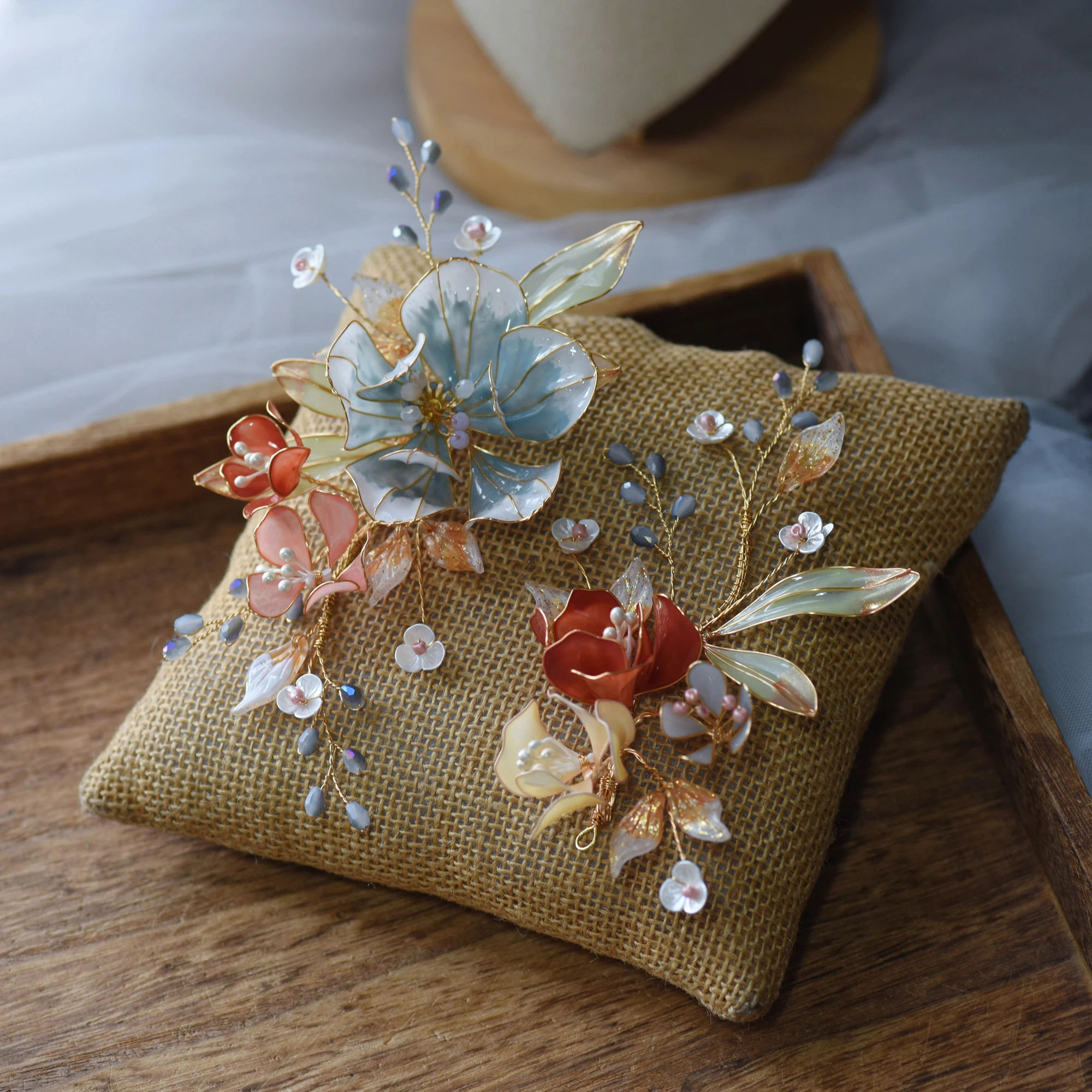 2 фото Винтажные Украшения из смолы цветок свадебные заколки головной убор листья заколки для невесты свадебный аксессуар для волос