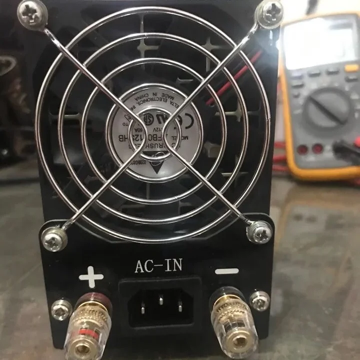 

Регулируемая мощность 0-120 в 25 А электрическое автомобильное зарядное устройство Zxd2400 4,3