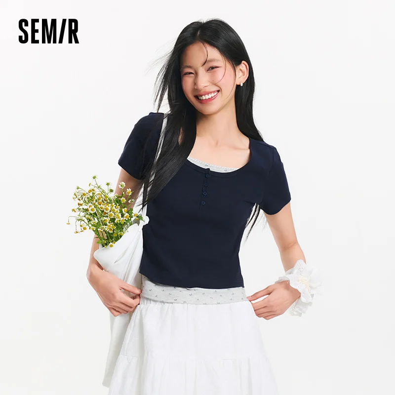 Фото Женская футболка Semir 2026: укороченная, с эффектом двухслойности, цветочным принтом, приталенная, с широким круглым вырезом, милая и стильная №3