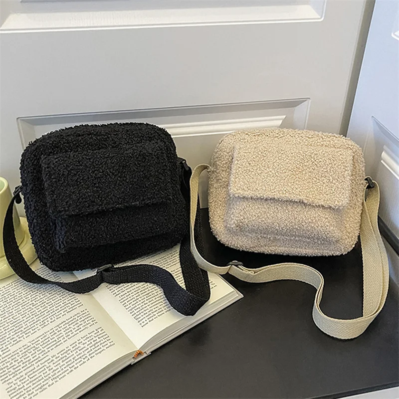 Новая плюшевая тканевая женская сумка через плечо маленькая модная зимняя из