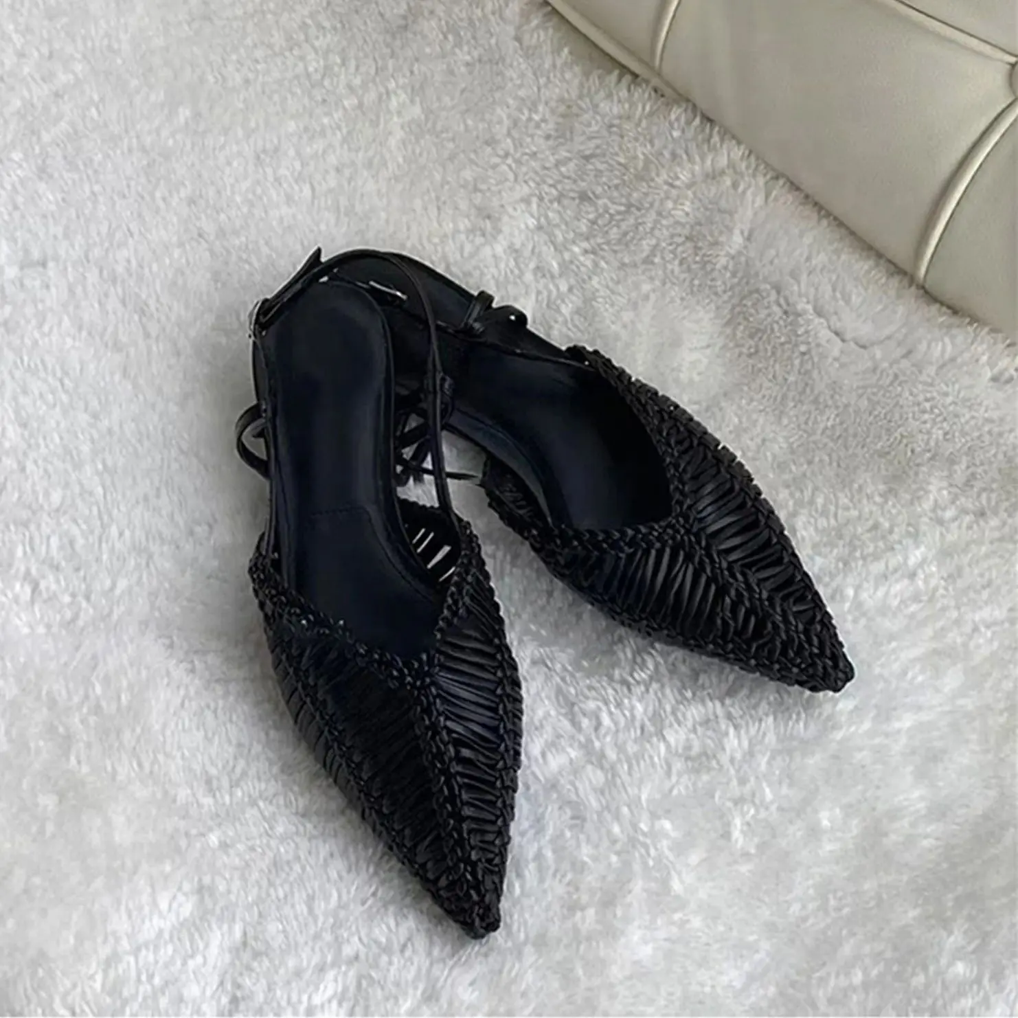 Tkana sieć rybacka szpiczasty nosek rzymskie sandały sztuczna skóra letnie Hollow jeden pasek płaskie buty dla kobiet kapcie