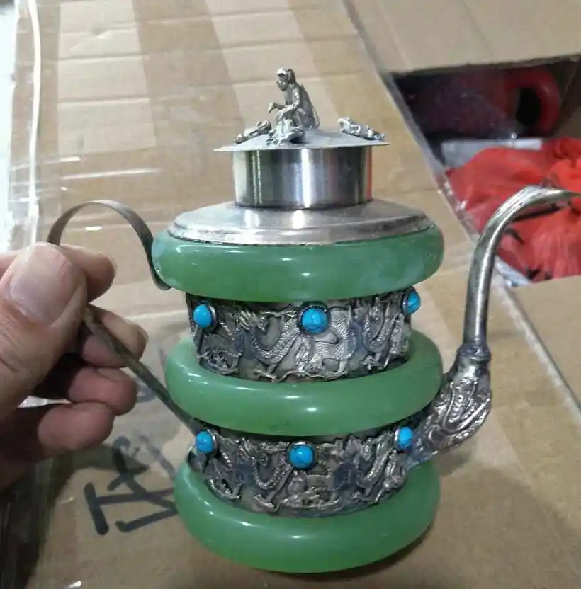 

Китайский Изысканный тибетский серебряный инкрустированный нефритовый Бирюзовый чайник с драконом