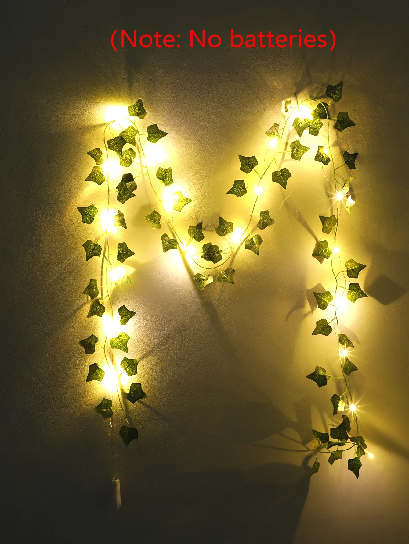 

Деревянная полка с подсветкой в виде листьев