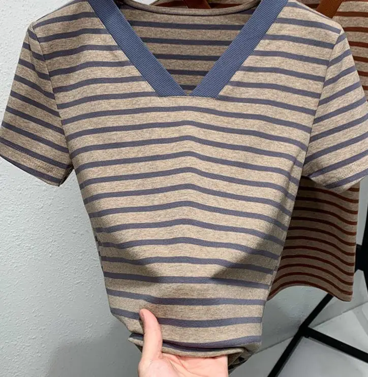 

Contrast striped T-shirt V-neck waist up top