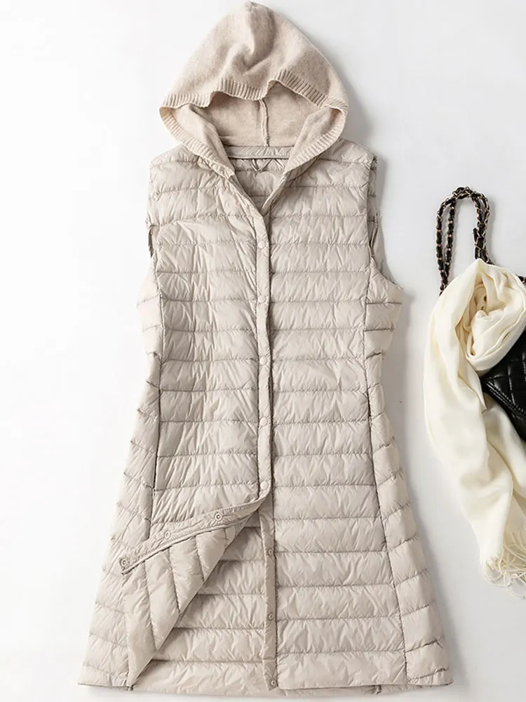 Белый женский длинный жилет с капюшоном тонкий теплый ультралегкий без рукавов