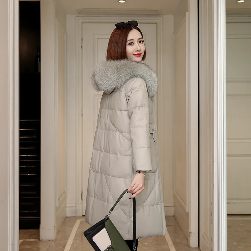 

Пуховик женский из натуральной кожи, средней и длинной, с воротником из лисьего меха