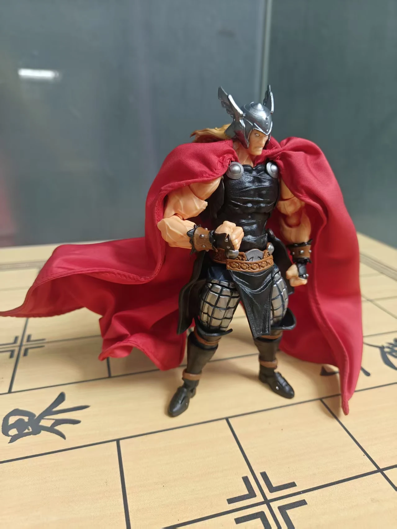 Фото В наличии: Коллекционная фигурка Marvel Thor Amazing Yamaguchi Revoltech Kaiyodo Style, ПВХ, аниме-фигурка, игрушка, подарок №4
