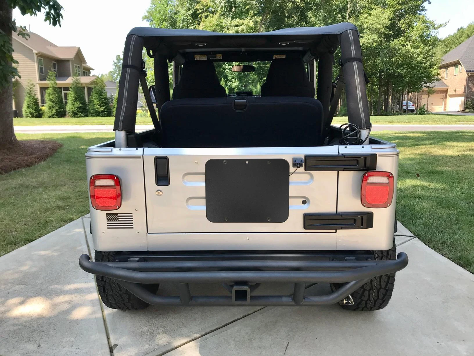 Задняя дверь автомобиля задняя крышка выхлопного отверстия запасная