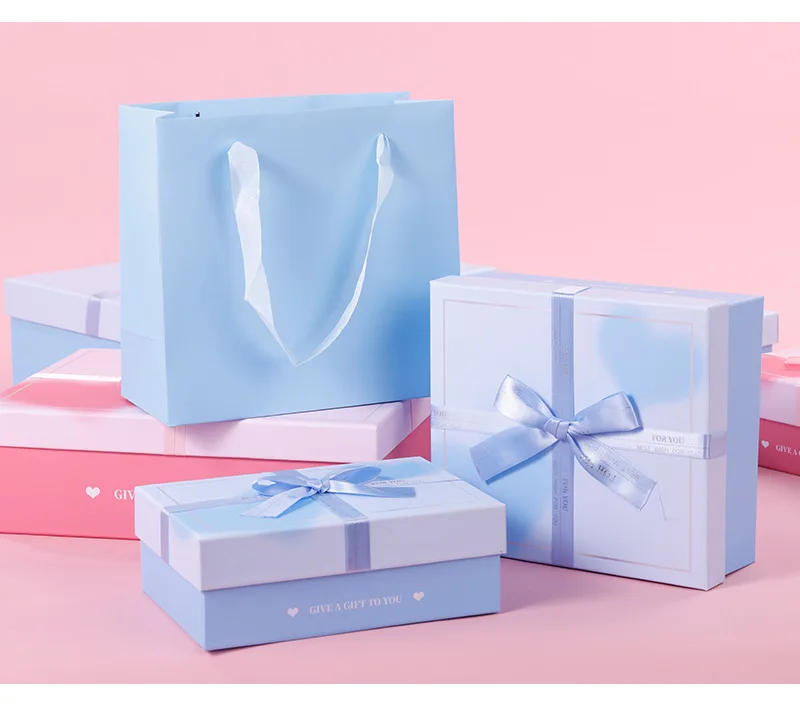 Складная коробка с бантом