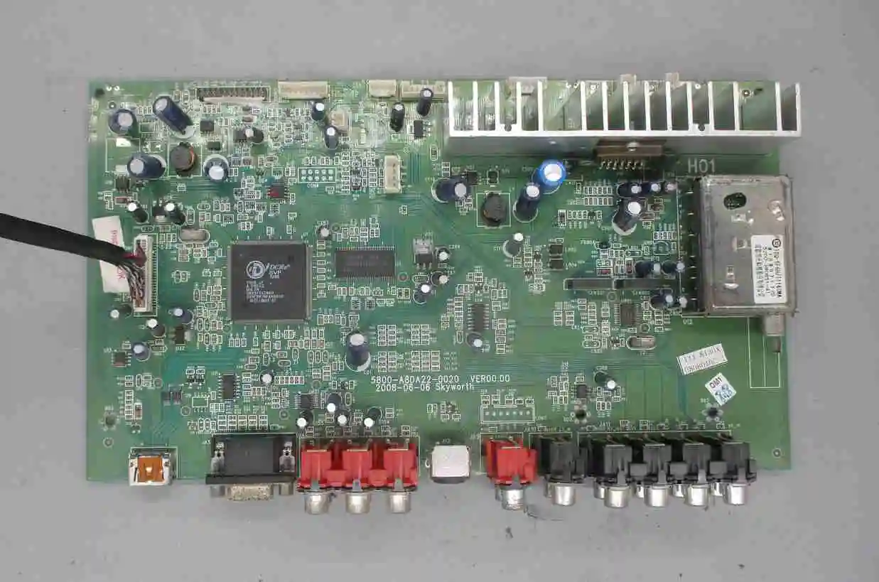 

Disassemble for Skyworth 32l16hr Mainboard 5800-a8da22-0020 with Screen Lk315t3lz54