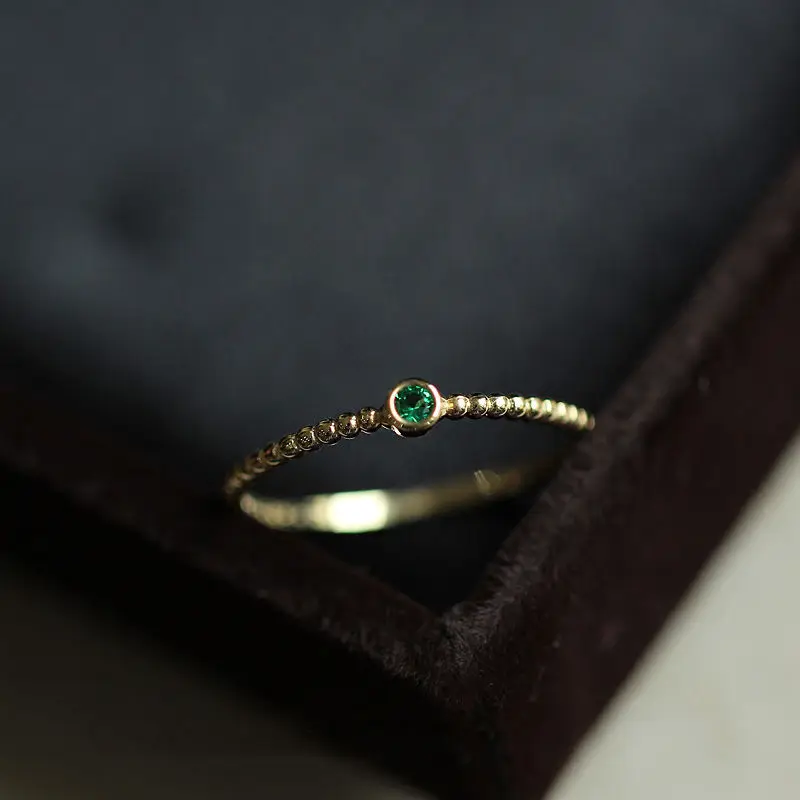 

[A Touch of Green] S925 Sterling Silver Inlaid Emerald Green Zirconium Diamond Mini Beanie Japanese and Korean Ring Female
