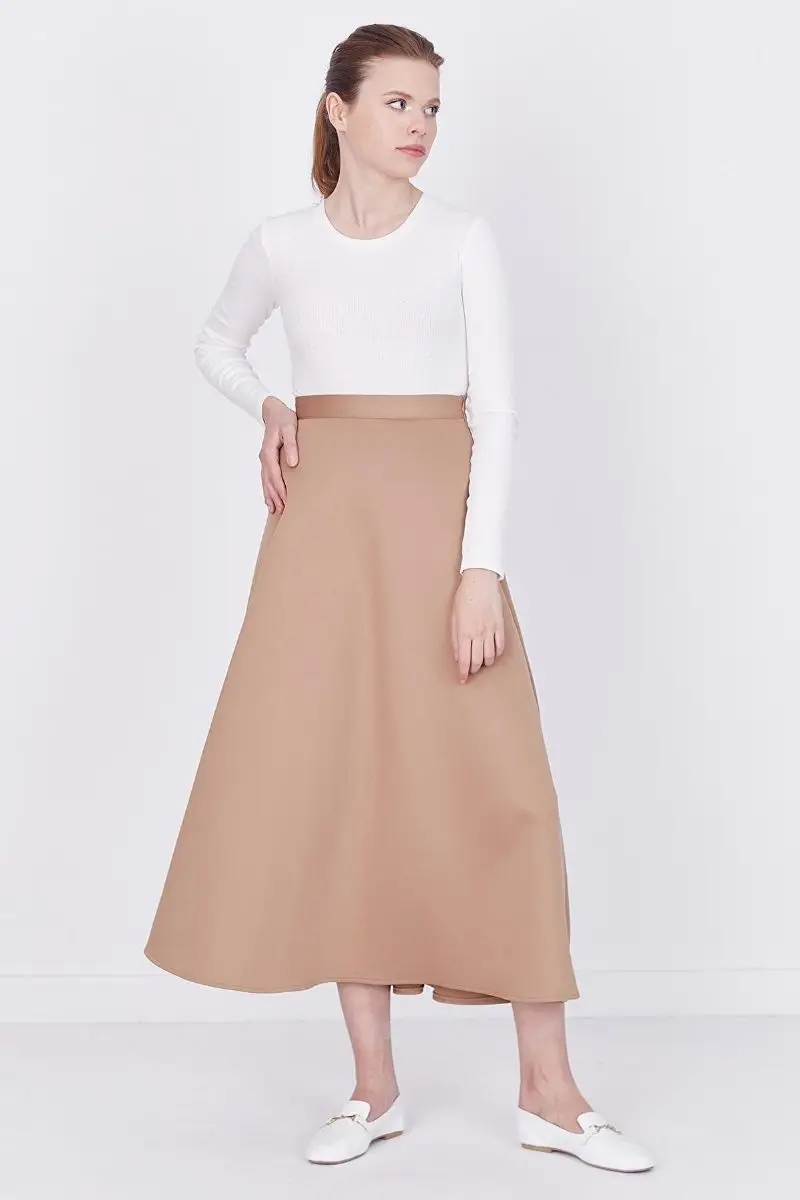 

Long Scuba skirt Camel with zipper