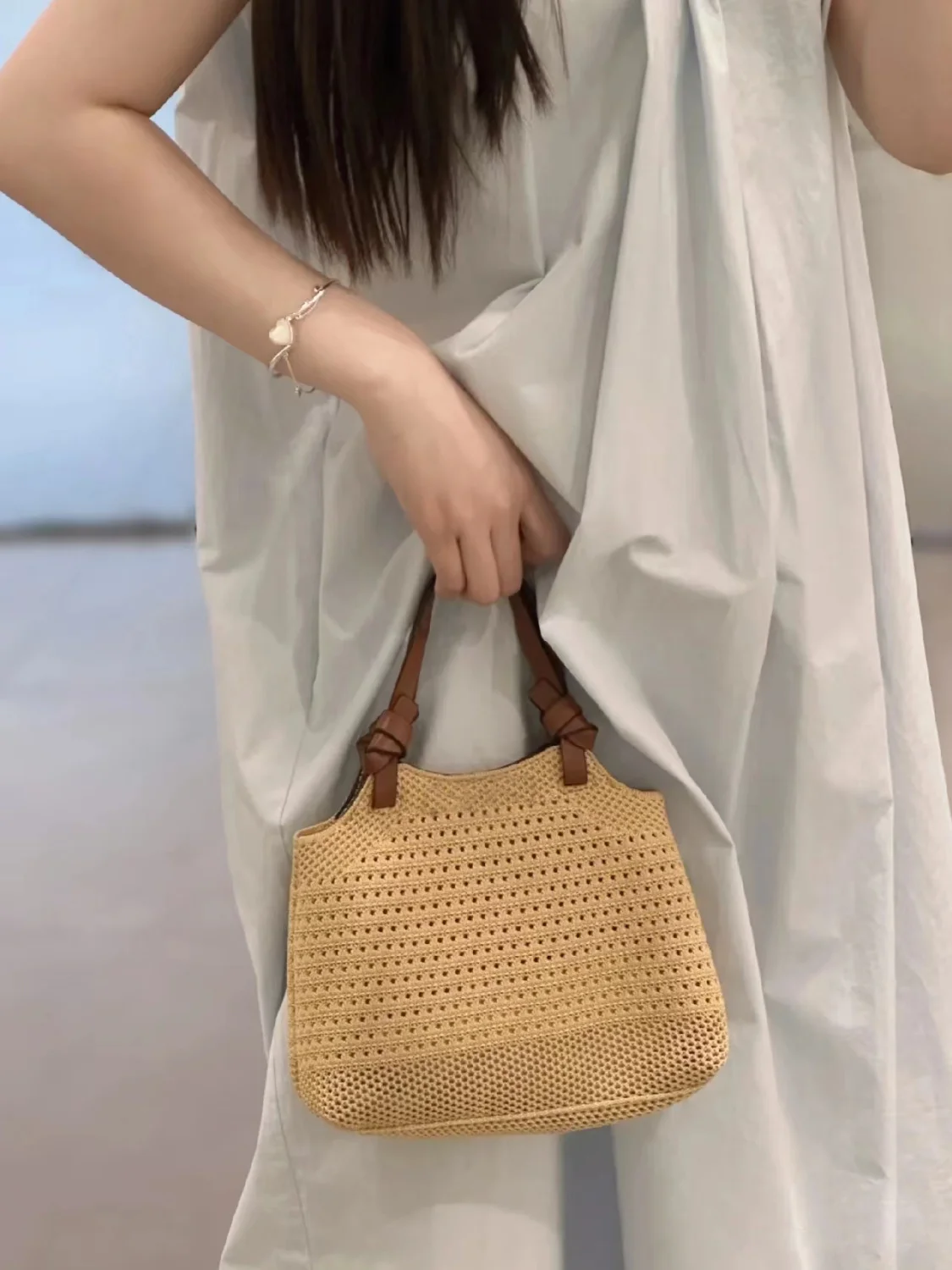 

2023 Chic Shopping Bag Beach Bag Niche Retro Woven Bag Sen Series Mesh Hollowed Out Handbag Versatile Women's Crossbody Bag