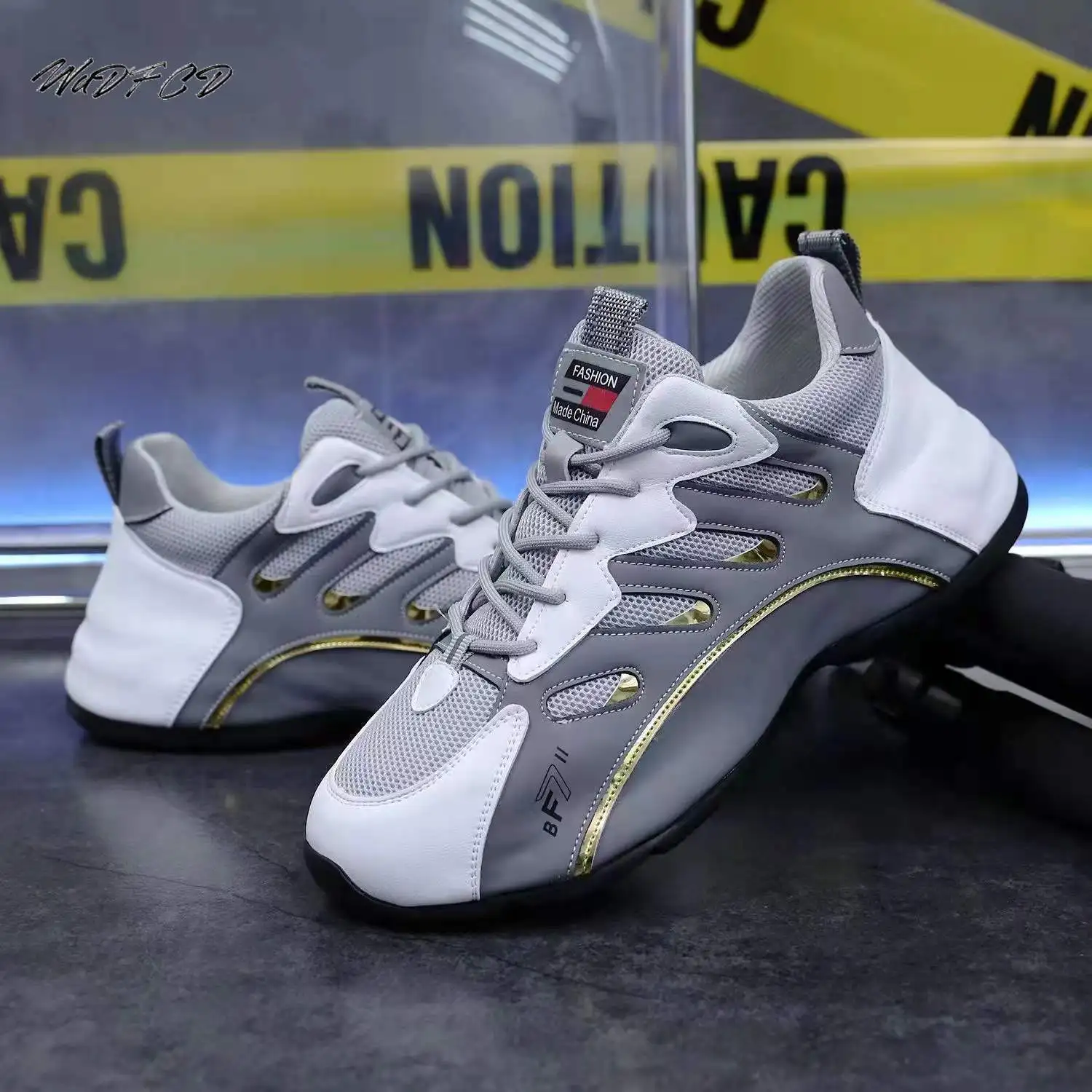 

Mens Womens Chunky Sneaker Fashion Leather Mesh Breathable Increased Internal Platform Shoes Mixed Colors Couple Casual Shoes