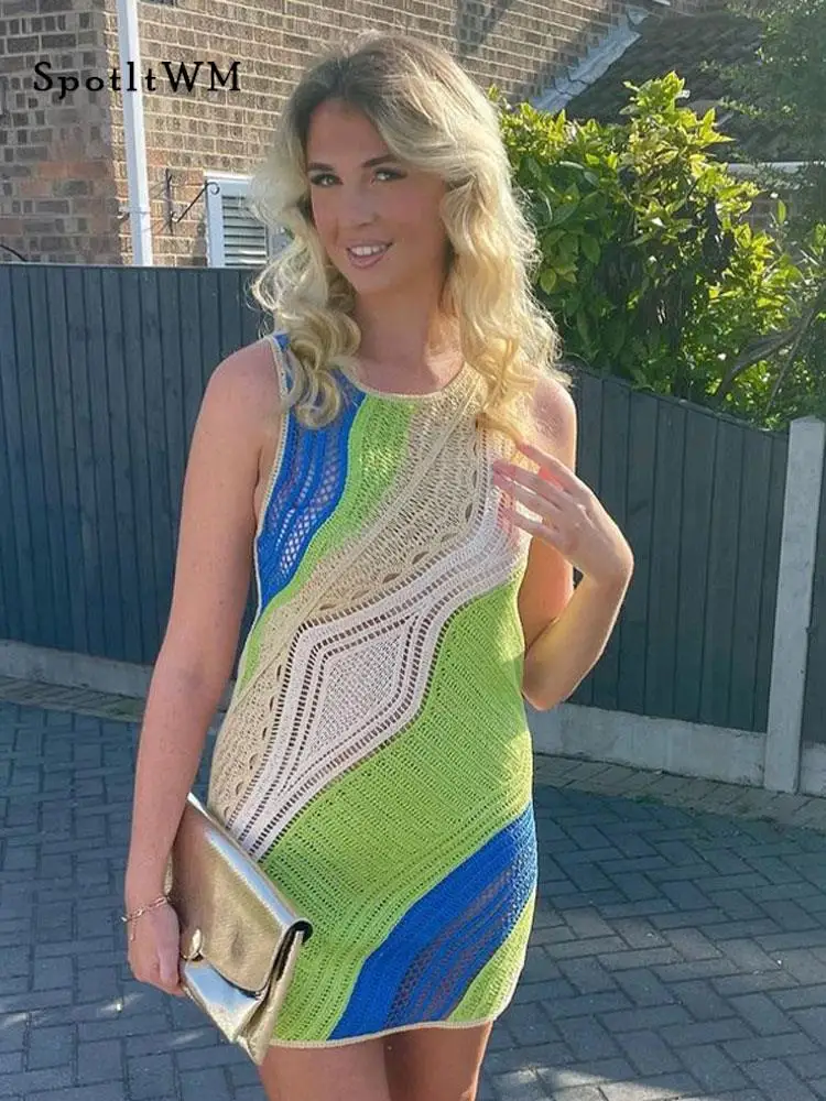 

Женское платье-мини с круглым вырезом, без рукавов