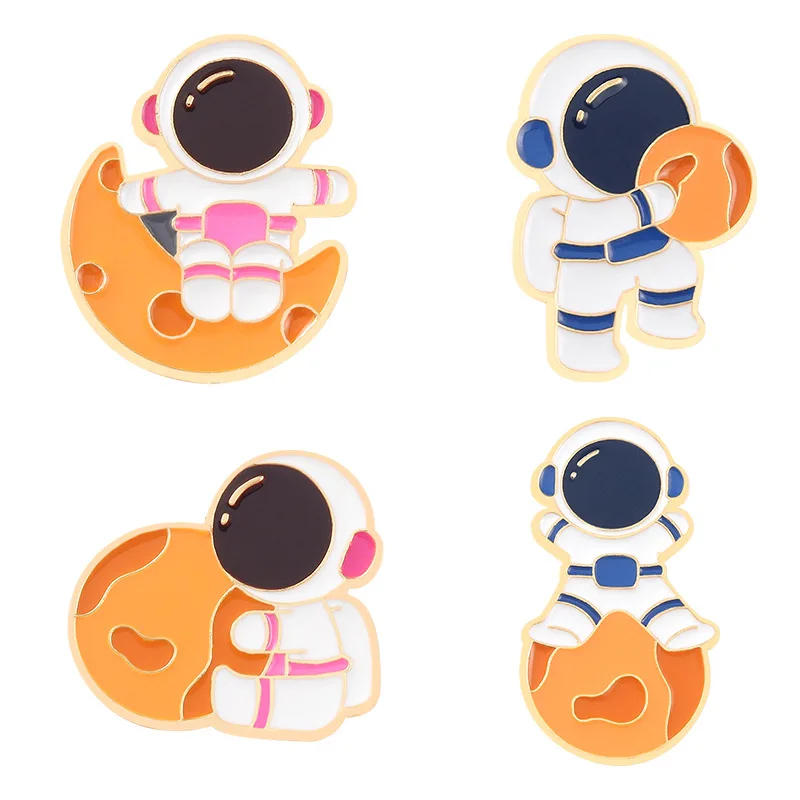 

2PCS New astronaut series alloy brooches exquisite men and women couples moon astronaut shape paint badge Fashion Metal