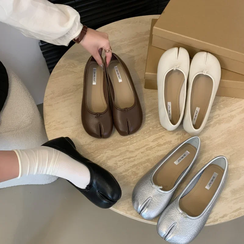 Женские туфли на плоской подошве повседневные мягкие с разрезом без застежек