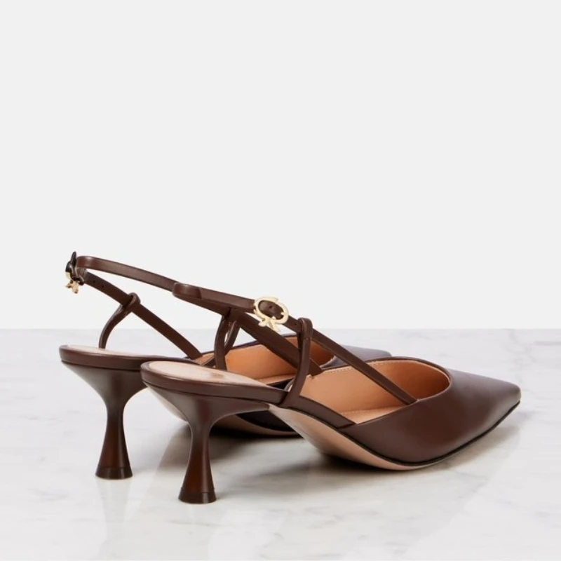 Фото Европейские и американские легкие роскошные туфли на тонком каблуке с Apointed Leather Strap At Theback, женские универсальные сандалии в светском стиле №3