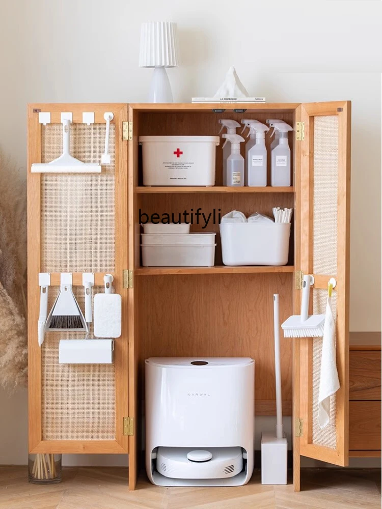 Шкаф-робот из массива дерева в японском стиле для ежедневного уборки подходящий