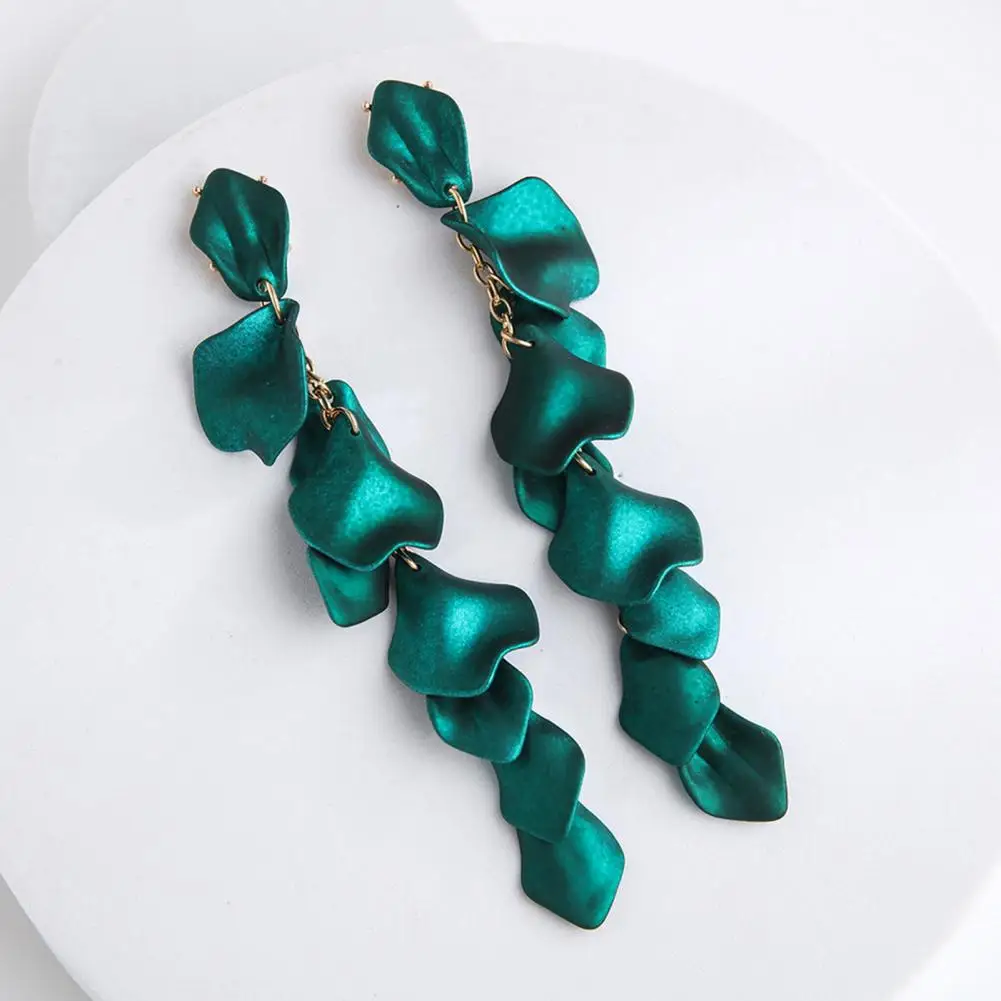 Женские серьги-гвоздики в стиле ретро с кисточками и лепестками романтические