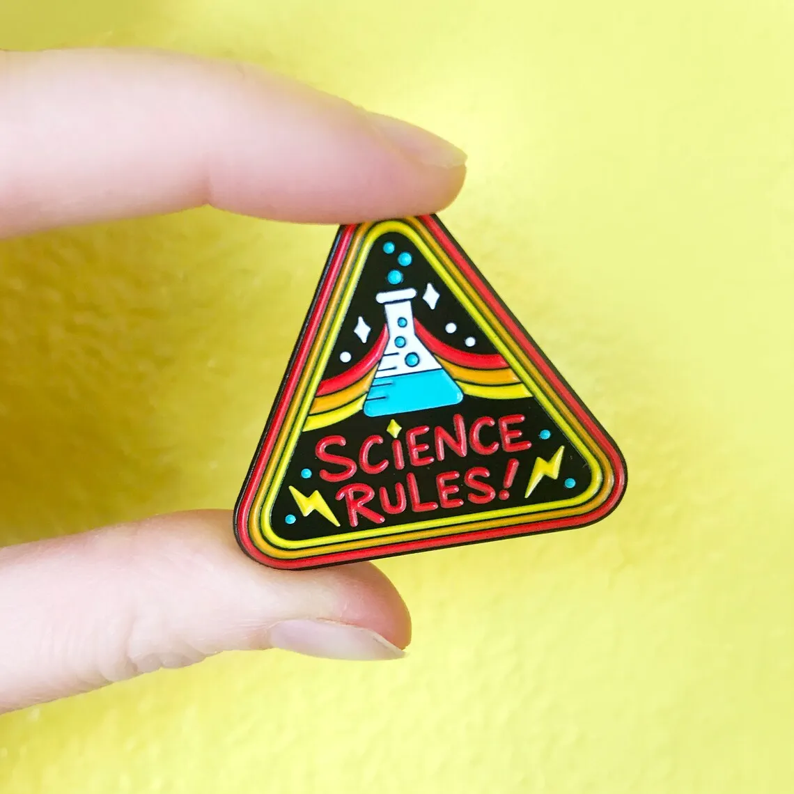 

Science Rules Enamel Pin Fashion Delicate Collection Badge Brooch for Laboratory Chemist Scientist Jewelry Gift