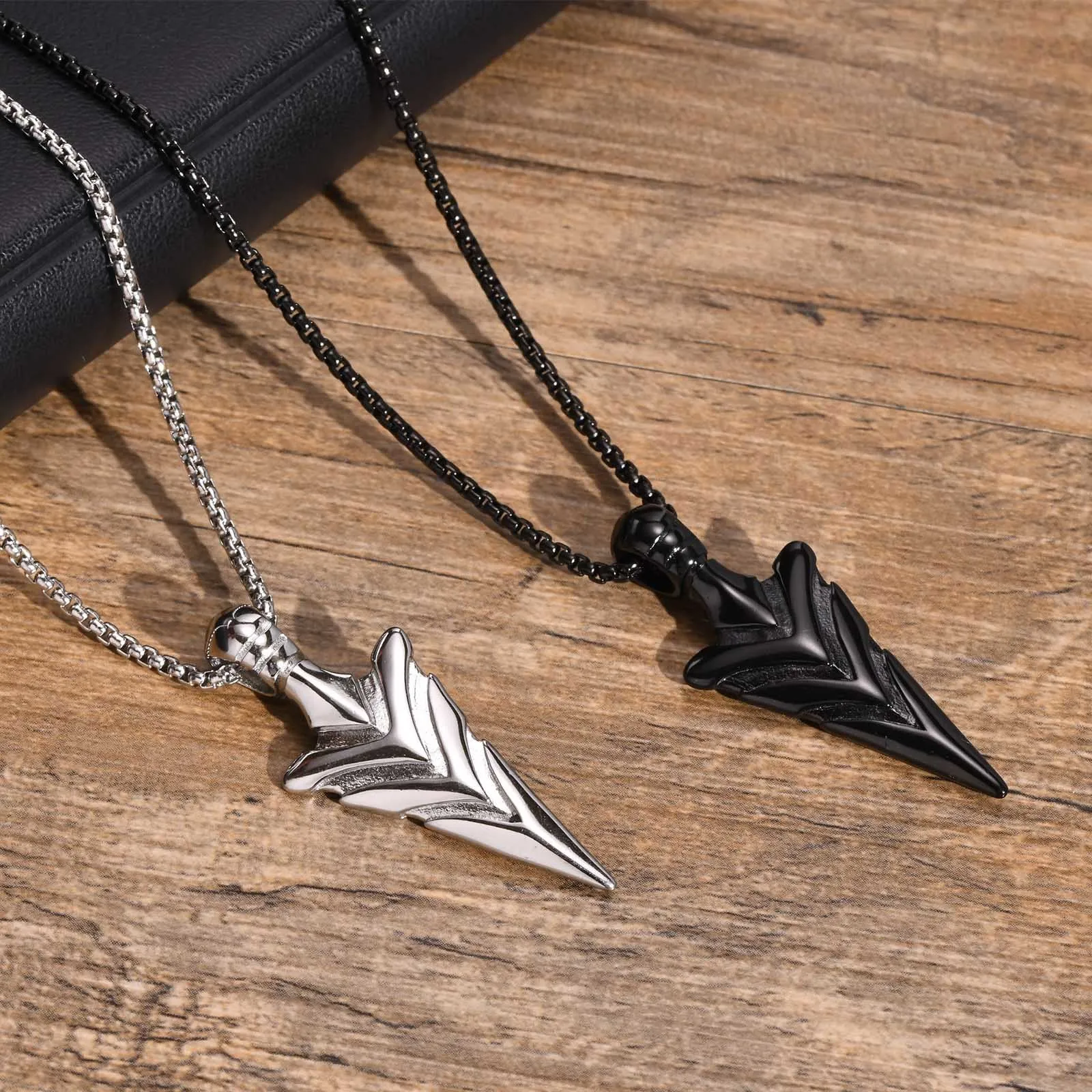 

Vnox Arrow Mens Necklaces, Black Stainless Steel Spear Head Pendant with Box Chain, Vintage Cool Boy Collar