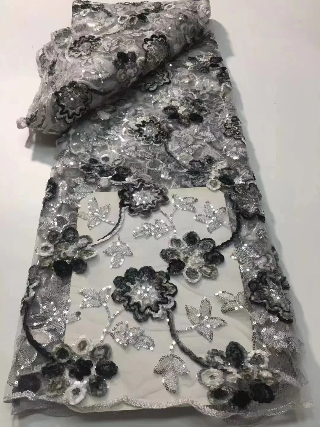

Latest Grey African Lace Fabric With Sequins 2022 High Quality Nigerian Dubai Style Lace Fabric French Mesh Lace Fabric