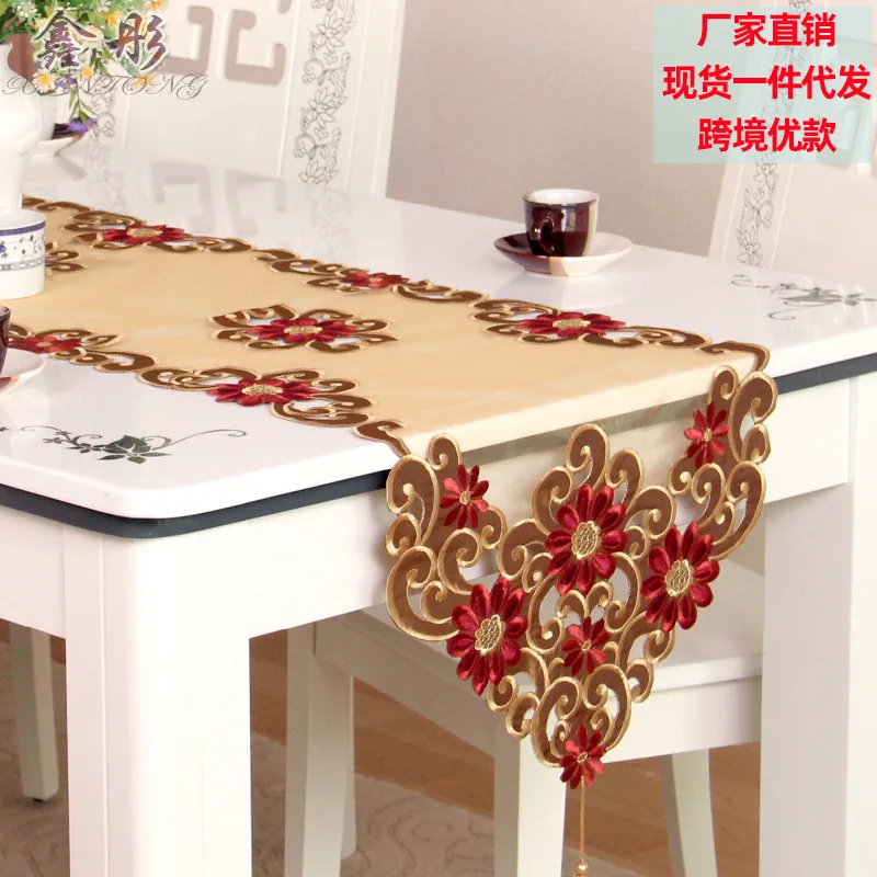 

European Court Handmade Hollow Embroidered Table Flag Bed Flag Explosions Home Fabric Tv Cabinet Tablecloth Meal Mat