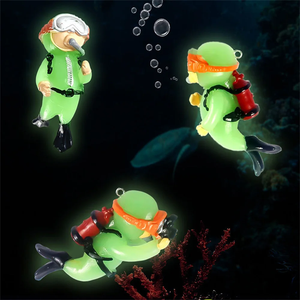 

Luminous Green Mini Diver Figurines Aquarium Ornament Fish Tank Decor Floating Landscaping Glow in the Dark Aquarium Accessories