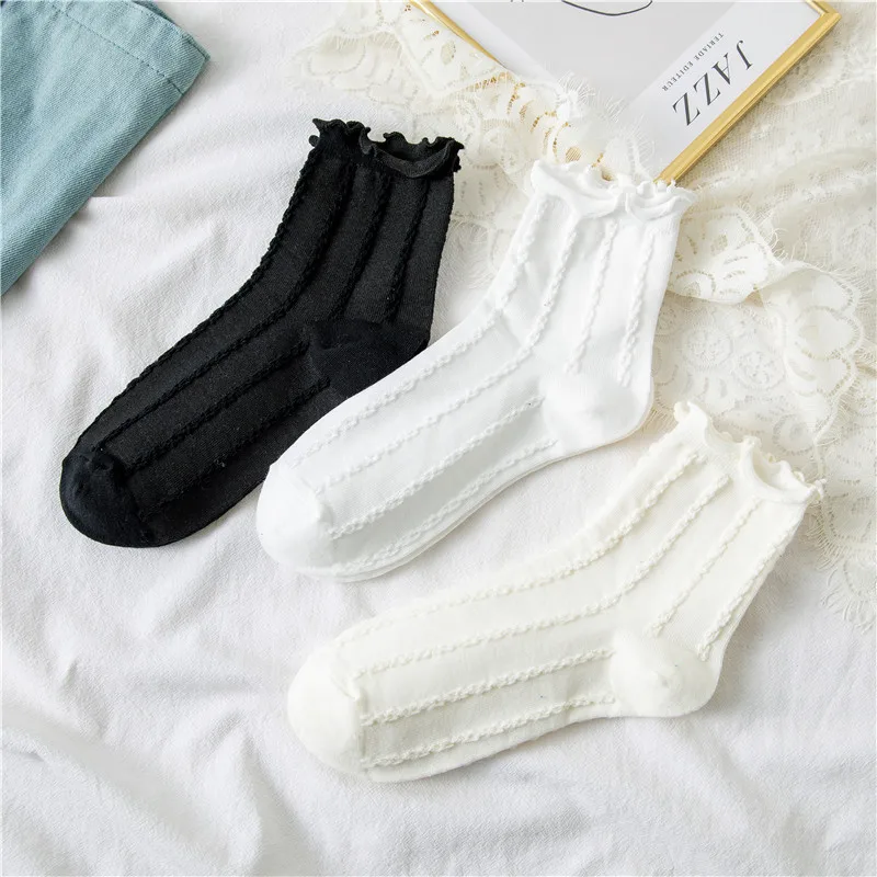 

Fashionable and Minimalist Black and White Lace Socks Sweet and Cute Solid Cotton Socks College Style Cotton Mid Tube Socks
