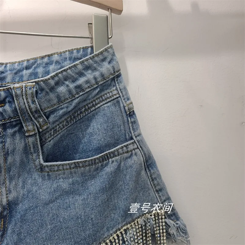 European Station 2023 Spring/Summer Fashion Holes High Waist Shorts Rhinestone Tassel Chain Slim Fit Straight Denim Shorts Women