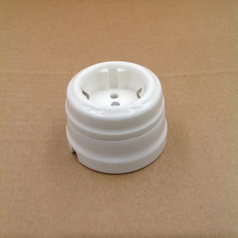 

Европейская керамическая розетка 16А